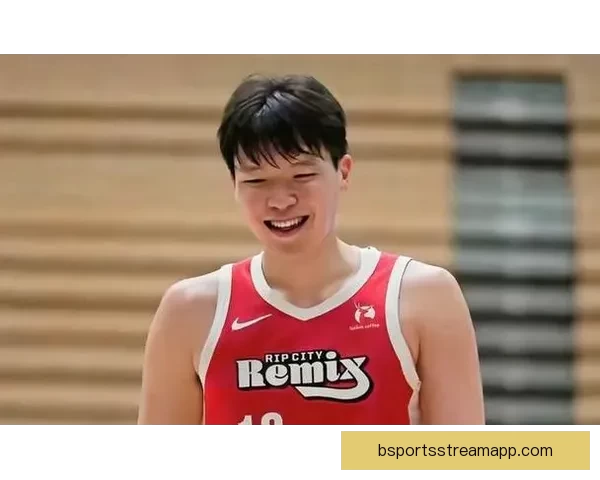 杨瀚森20分7篮板对决勇士旧将 混音未能逆转卫冕冠军遗憾失利