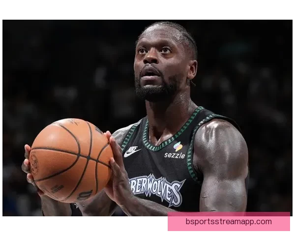 兰德尔个人生涯总篮板突破7000大关 创下重要里程碑